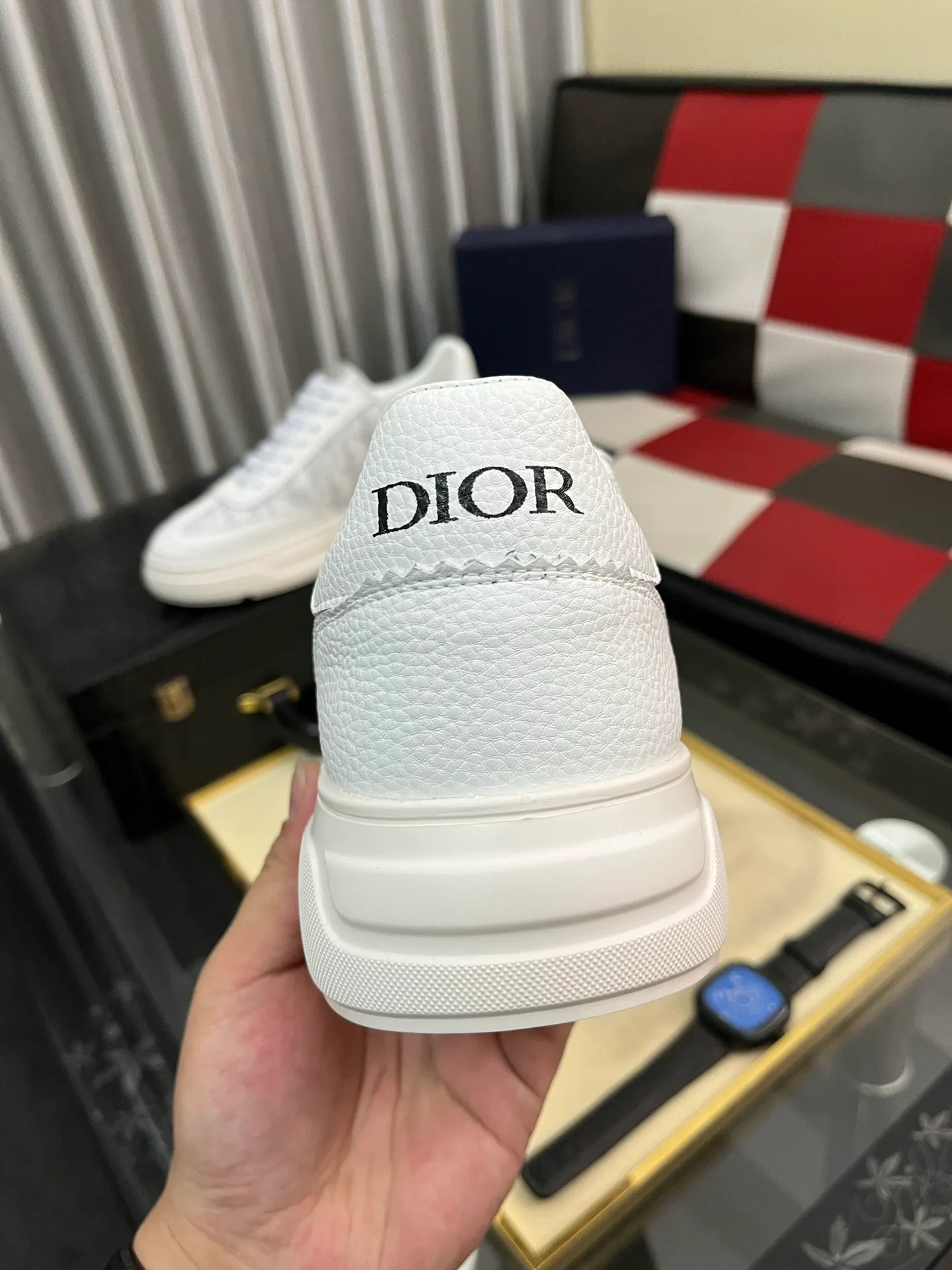 Men's shoes💰: 420⌚️⌚️[Dior] Dior's new men's genuine leather casual shoes, the highest version on the market, any comparison is welcome🆚! The original leather has excellent texture and is super high-end! Fetal sheep net lining imported from Italy, removable pad! Luxurious materials and fine workmanship, highly recommended! Code number: 38-444⃣️Color optional